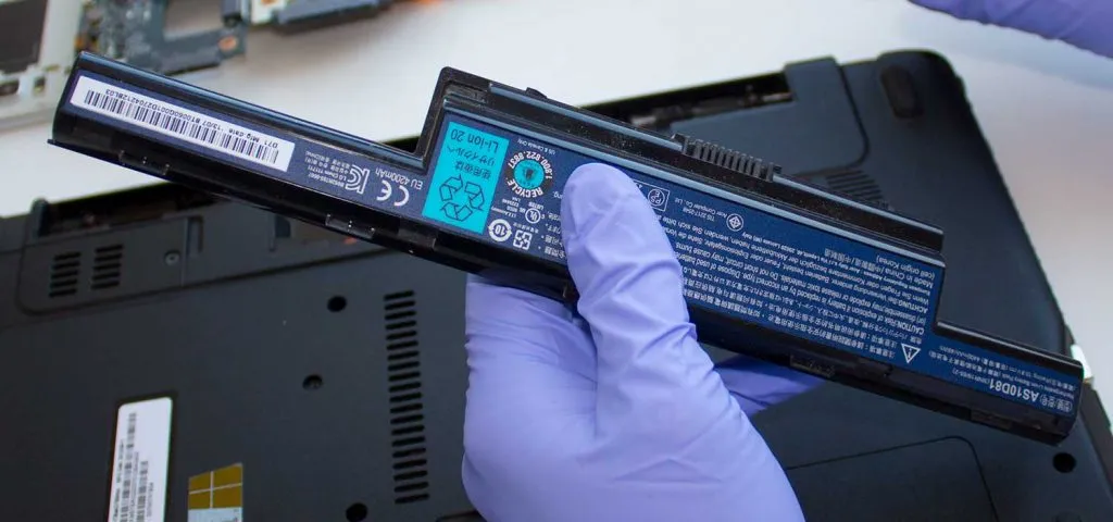 Fujitsu Batarya Değişimi — LaptopServisi.tr