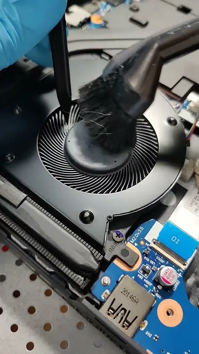 Laptop fan bakımı termal macun yenileme İstanbul Perpa teknik servis