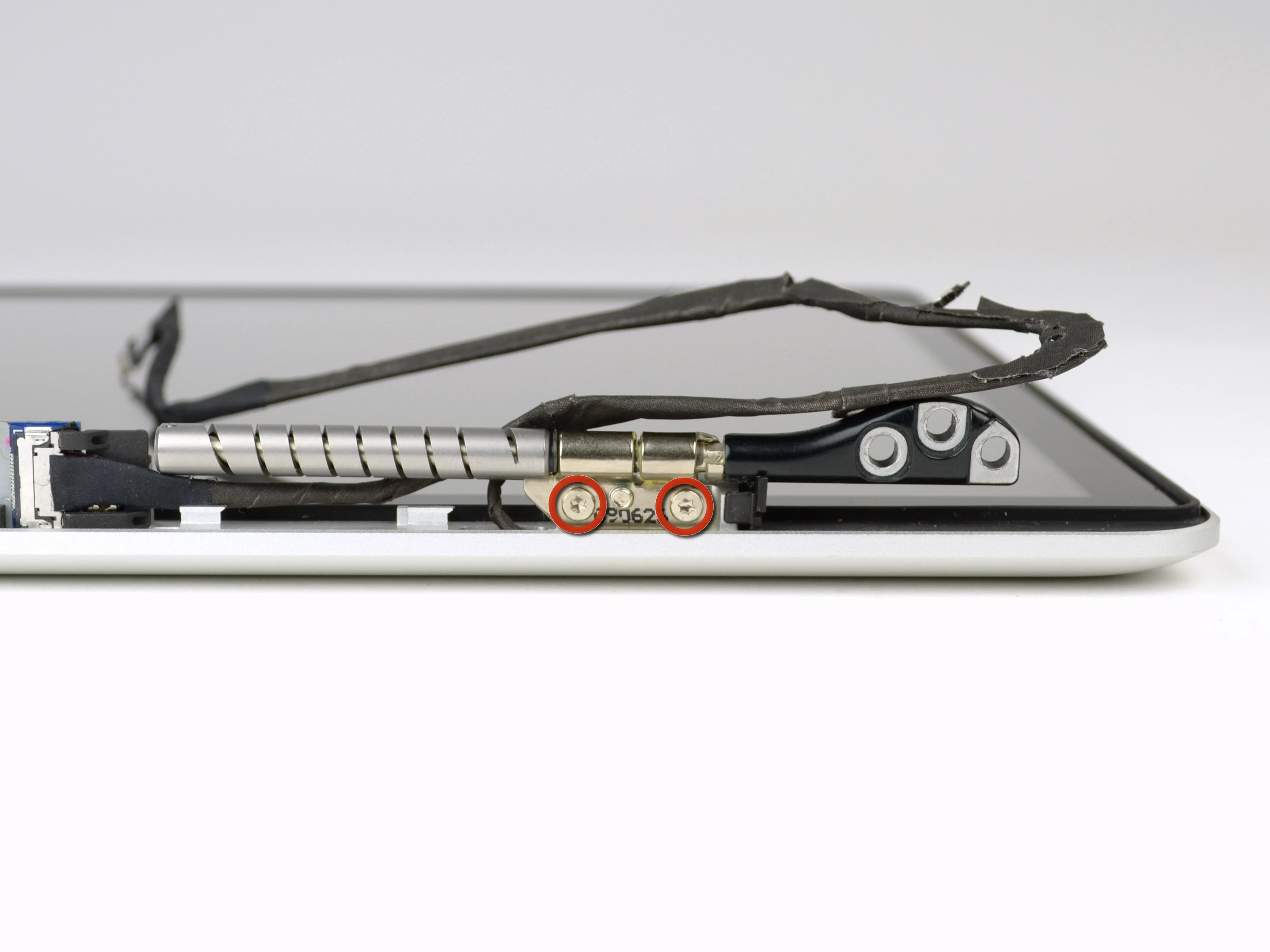 Apple Menteşe Tamiri — LaptopServisi.tr